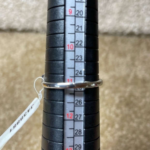 NWT ring - Picture 4 of 6